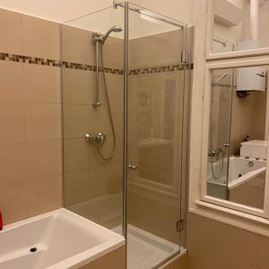 CAM VE MUTFAK ARKA DUVARLARI RAL'E GÖRE KAPLI