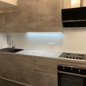 CAM VE MUTFAK ARKA DUVARLARI RAL'E GÖRE KAPLI